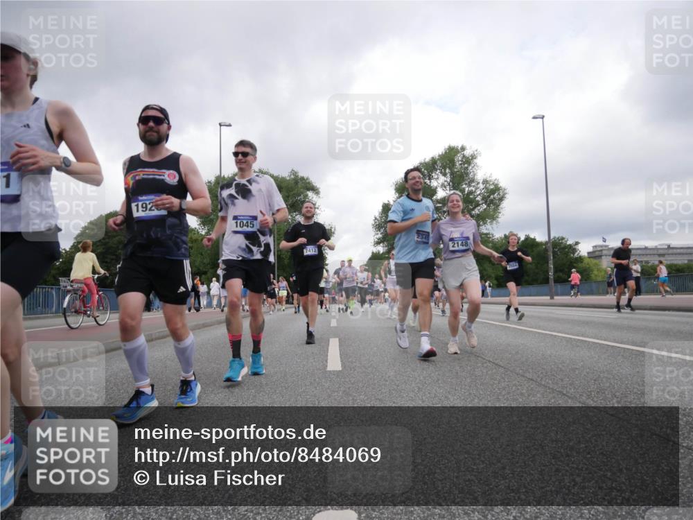 29.06.2025 - hella hamburg halbmarathon Luisa Fischer http://msf.ph/oto/8484069 29.06.2025 10:51:28 Kennedybrücke 192, 1045, 7412, 234, 2148, 3504, 1045, 1246, 1639, 1645, 2148, 2627, 2994, 3504, 3933, 4037, 4588, 5886, 7412, 7970, 8310, 8948, 9696 meine-sportfotos.de