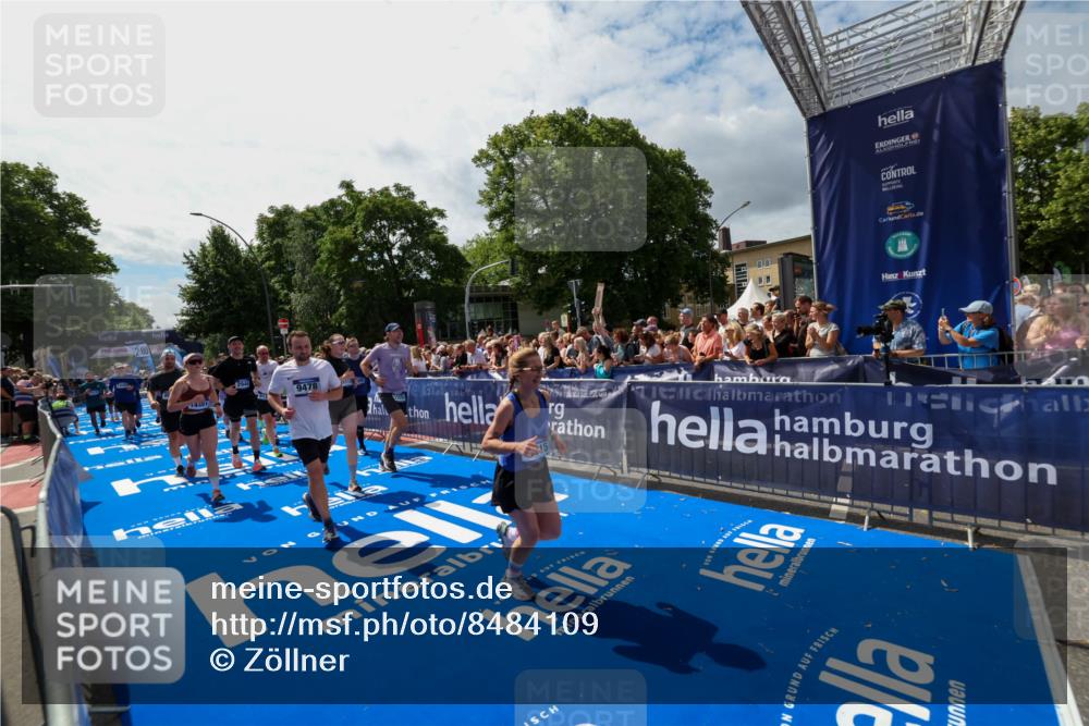 29.06.2025 - hella hamburg halbmarathon Zöllner http://msf.ph/oto/8484109 29.06.2025 11:31:41 Ziel 1093, 2325, 2943, 2944, 3286, 3617, 6103, 7314, 9125, 9206, 9478, 9514, 11139, 11415, 14599, 16124, 16383, 19214 meine-sportfotos.de