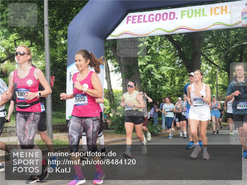 29.06.2025 - hella hamburg halbmarathon KatJ http://msf.ph/oto/8484120 29.06.2025 11:35:44 Zwischen KM18-KM19 2940, 2941, 3232, 3879, 5099, 5790, 5902, 5905 meine-sportfotos.de