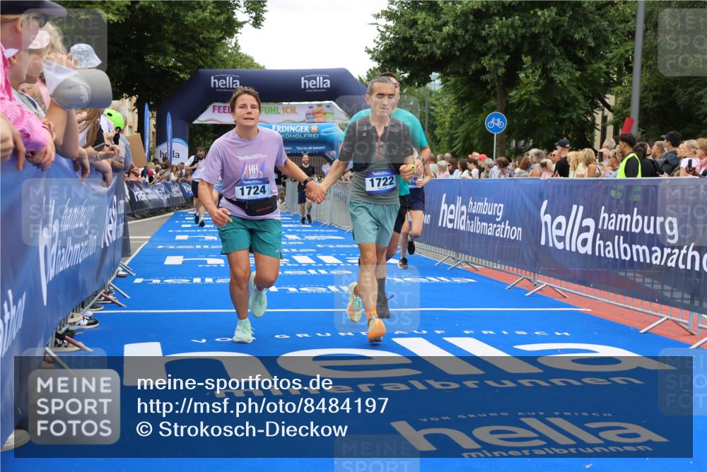 29.06.2025 - hella hamburg halbmarathon Strokosch-Dieckow http://msf.ph/oto/8484197 29.06.2025 11:04:08 Ziel 1722, 1724, 5734, 6100, 7290, 8810, 9254, 9439, 10067, 10866, 13542, 13551, 16426, 16995, 17112, 17686, 17757, 17890, 18395, 18717 meine-sportfotos.de