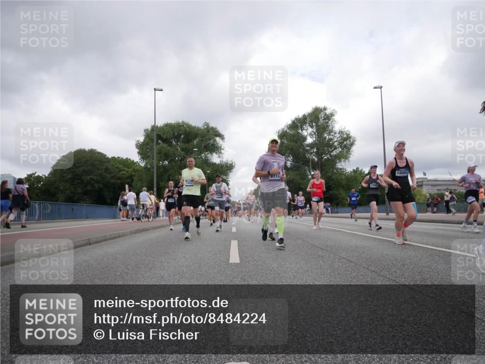 29.06.2025 - hella hamburg halbmarathon Luisa Fischer http://msf.ph/oto/8484224 29.06.2025 10:51:31 Kennedybrücke 2790, 7403, 18415, 13909, 18001, 1645, 1246, 1639, 1645, 2148, 2627, 2704, 3504, 3933, 4856, 5886, 7412, 7970, 8310, 8948, 9696 meine-sportfotos.de