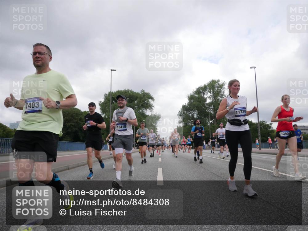 29.06.2025 - hella hamburg halbmarathon Luisa Fischer http://msf.ph/oto/8484308 29.06.2025 10:51:34 Kennedybrücke 7403, 89, 18415, 11730, 13909, 1246, 1639, 1645, 2627, 2704, 3049, 3933, 4856, 5886, 7412, 7427, 7970, 8077, 8310, 9696, 9787 meine-sportfotos.de