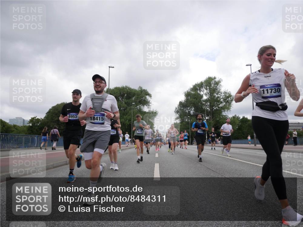29.06.2025 - hella hamburg halbmarathon Luisa Fischer http://msf.ph/oto/8484311 29.06.2025 10:51:34 Kennedybrücke 8953, 18415, 790, 9696, 16018, 11730, 1246, 1639, 1645, 2627, 2704, 3049, 3933, 4856, 5886, 7412, 7427, 7970, 8077, 8310, 9696, 9787 meine-sportfotos.de