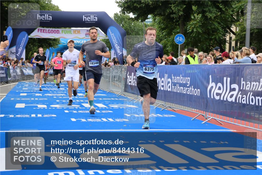 29.06.2025 - hella hamburg halbmarathon Strokosch-Dieckow http://msf.ph/oto/8484316 29.06.2025 10:45:13 Ziel 2188, 2270, 2367, 2470, 5706, 6054, 6375, 6575, 6819, 7087, 9105, 9302, 10064, 10313, 12783, 15563, 15636, 15651, 15741, 15760, 16513, 16685, 16689, 17120, 17960, 18346, 18718 meine-sportfotos.de