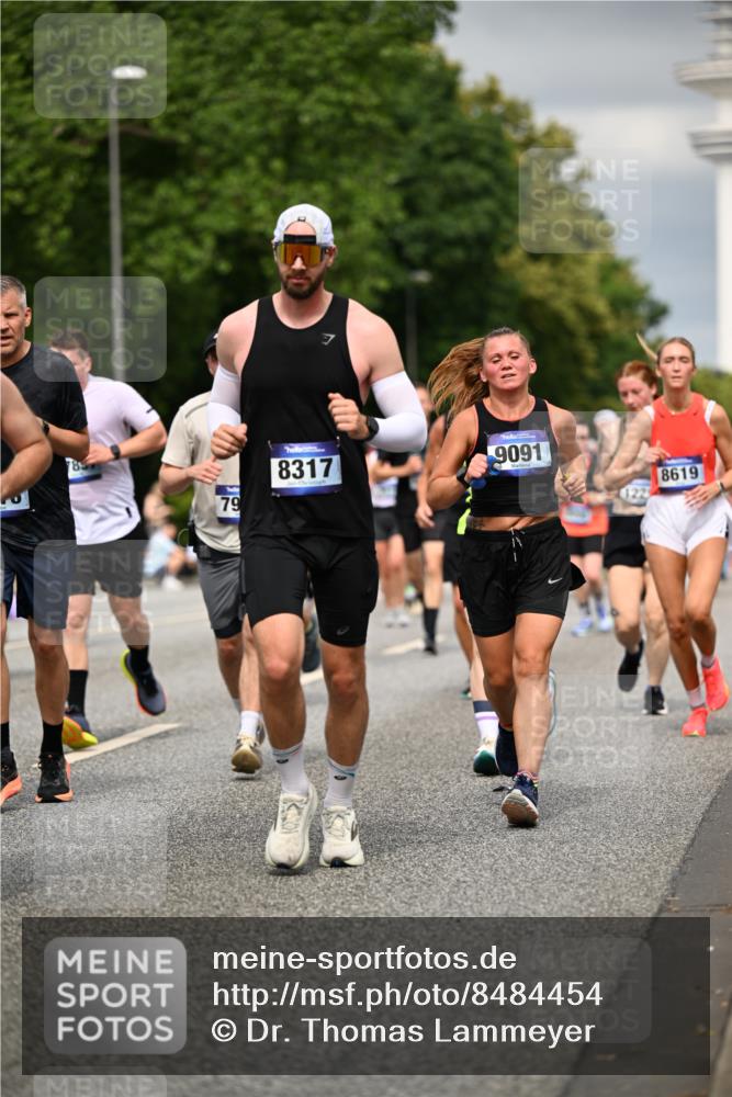 29.06.2025 - hella hamburg halbmarathon Dr. Thomas Lammeyer http://msf.ph/oto/8484454 29.06.2025 10:20:50 Kennedybrücke 1117, 1240, 1602, 1825, 2347, 2912, 3023, 3030, 3088, 3134, 3450, 3622, 3687, 5036, 5037, 6948, 7257, 7358, 7360, 7376, 7924, 7928, 8263, 8317, 8513, 8619, 8857, 9091, 9208, 9332, 9492, 9664, 9675, 9676, 9891, 10076, 10165, 10314, 10317, 10320, 10391, 10575, 10926, 11335, 11410, 11428 meine-sportfotos.de