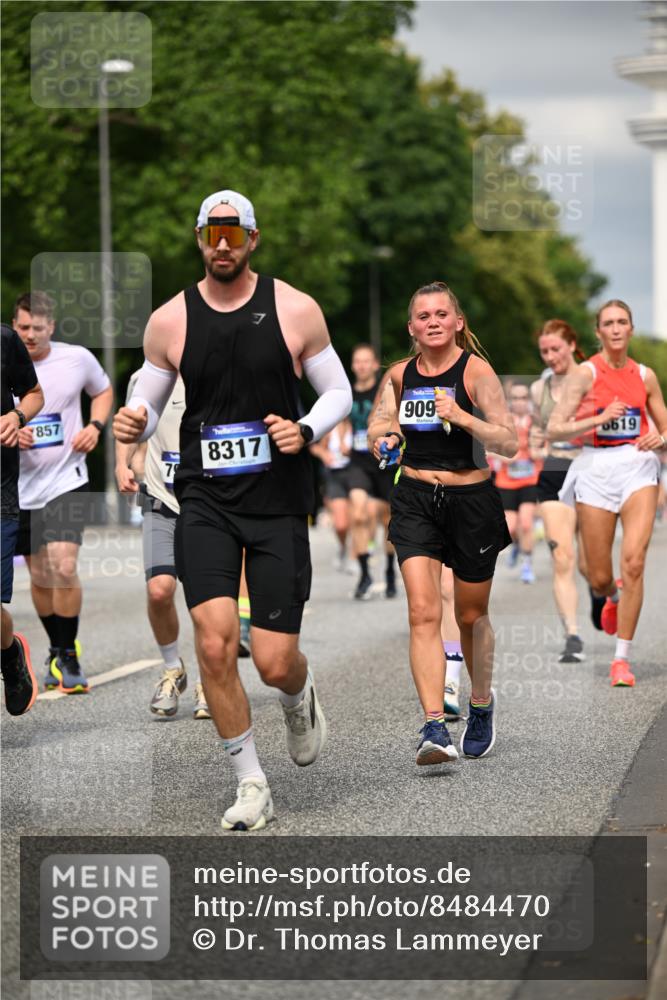 29.06.2025 - hella hamburg halbmarathon Dr. Thomas Lammeyer http://msf.ph/oto/8484470 29.06.2025 10:20:50 Kennedybrücke 1117, 1240, 1602, 1825, 2347, 2912, 3023, 3030, 3088, 3134, 3450, 3622, 3687, 5036, 5037, 6948, 7257, 7358, 7360, 7376, 7924, 7928, 8263, 8317, 8513, 8619, 8857, 9091, 9208, 9332, 9492, 9664, 9675, 9676, 9891, 10076, 10165, 10314, 10317, 10320, 10391, 10575, 10926, 11335, 11410, 11428 meine-sportfotos.de
