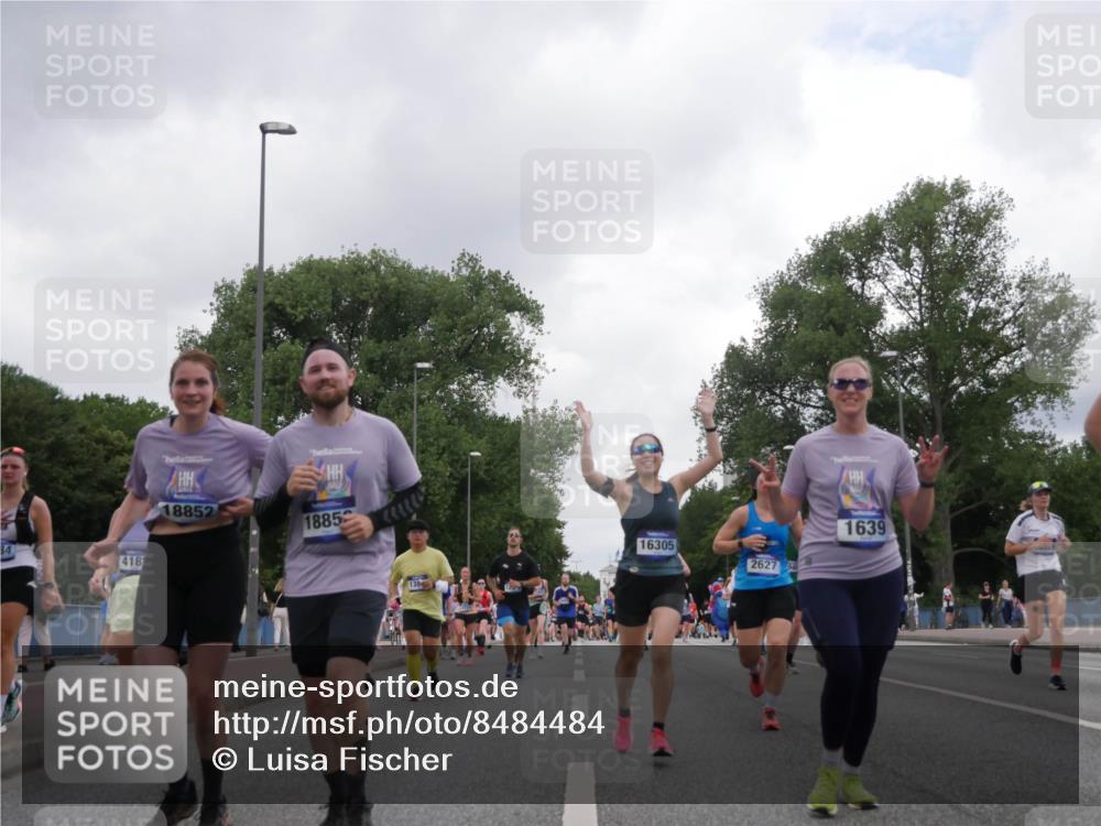 29.06.2025 - hella hamburg halbmarathon Luisa Fischer http://msf.ph/oto/8484484 29.06.2025 10:51:38 Kennedybrücke 34, 418, 18852, 1885, 16305, 2627, 04, 1639, 1246, 1639, 2627, 2704, 3049, 3077, 4856, 5952, 6950, 7427, 7970, 8077, 9696, 9775, 9787 meine-sportfotos.de