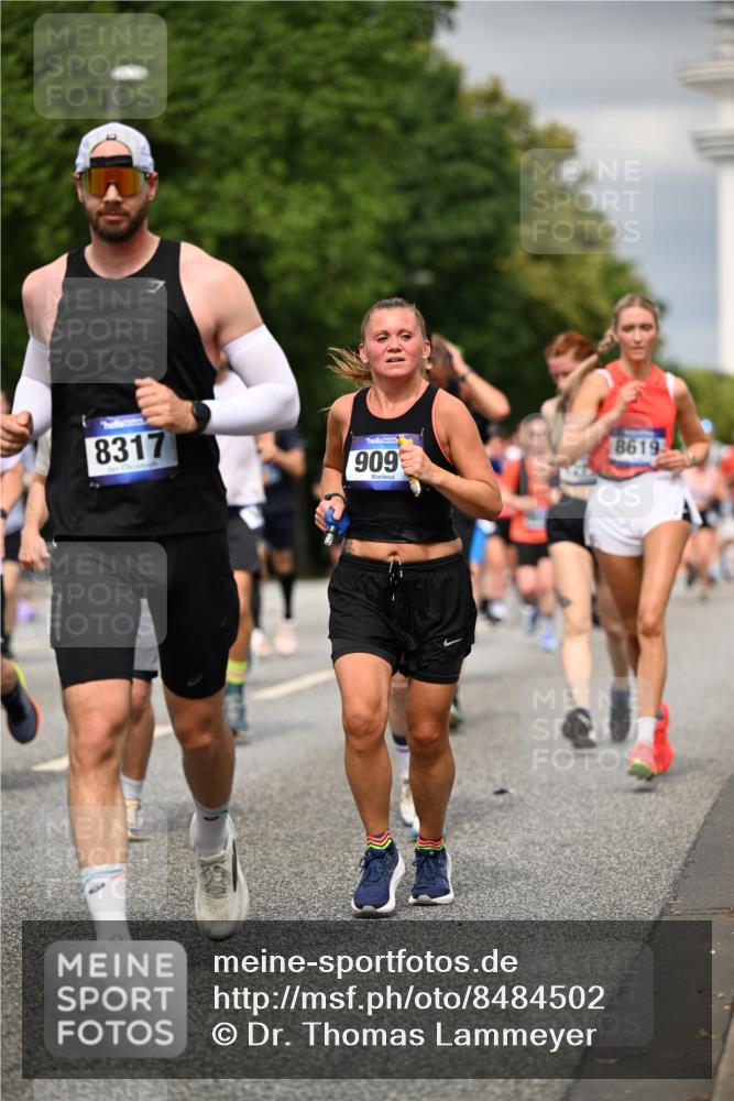 29.06.2025 - hella hamburg halbmarathon Dr. Thomas Lammeyer http://msf.ph/oto/8484502 29.06.2025 10:20:51 Kennedybrücke 1117, 1240, 1602, 1825, 2347, 2912, 3023, 3088, 3450, 3622, 3687, 5036, 5037, 6488, 6948, 7257, 7358, 7360, 7376, 7924, 7928, 8263, 8317, 8513, 8619, 8857, 9091, 9208, 9332, 9492, 9664, 9675, 9676, 9891, 10076, 10165, 10314, 10317, 10320, 10391, 10575, 10926, 11335, 11410, 11428 meine-sportfotos.de