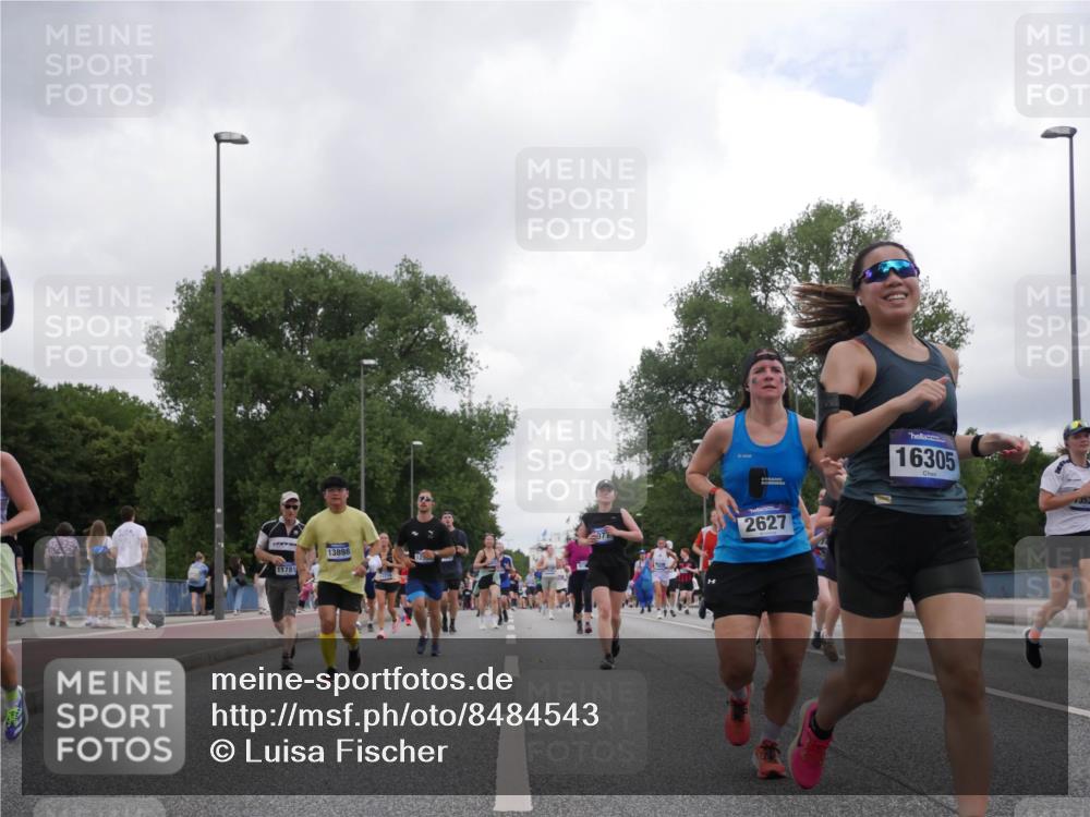 29.06.2025 - hella hamburg halbmarathon Luisa Fischer http://msf.ph/oto/8484543 29.06.2025 10:51:39 Kennedybrücke 11781, 13898, 2627, 16305, 352, 1246, 1639, 2627, 2704, 3049, 3077, 4856, 5952, 6950, 7427, 7970, 8077, 9775, 9787, 10366 meine-sportfotos.de