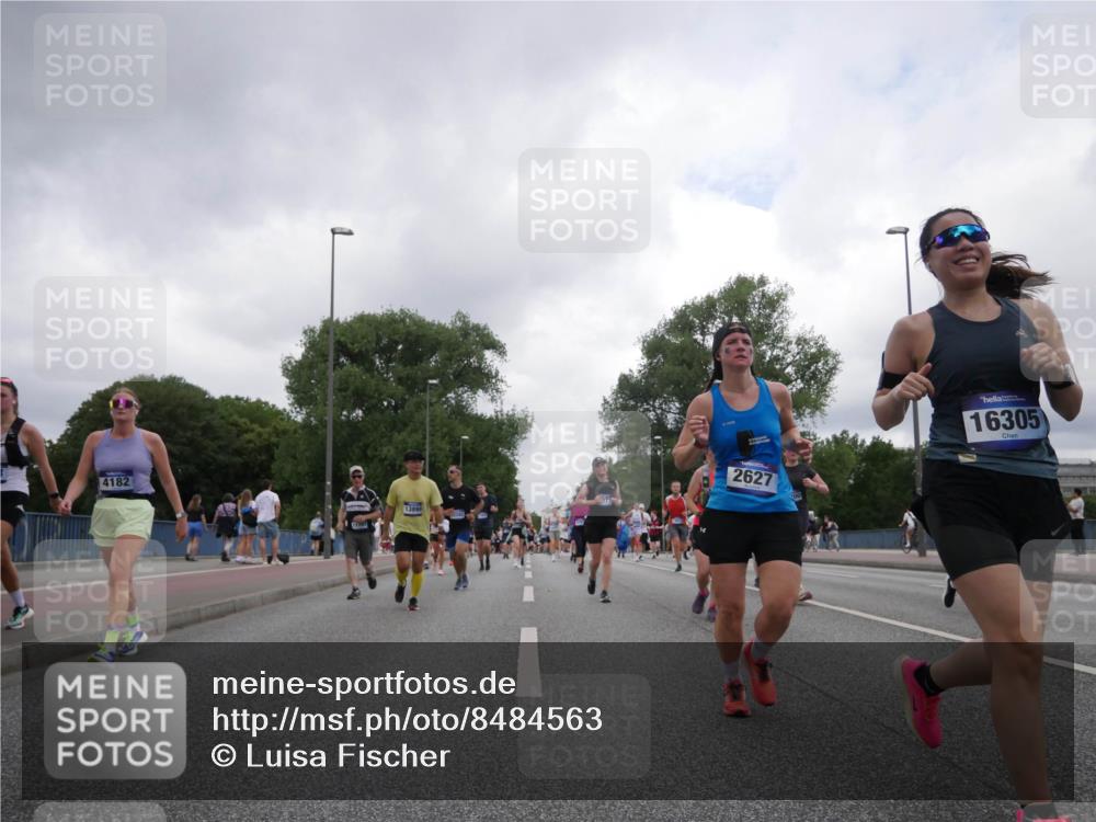 29.06.2025 - hella hamburg halbmarathon Luisa Fischer http://msf.ph/oto/8484563 29.06.2025 10:51:40 Kennedybrücke 4182, 11781, 13898, 2627, 16305, 1246, 1639, 2627, 2704, 3049, 3077, 4856, 5952, 6950, 7427, 7970, 8077, 9775, 9787, 10366 meine-sportfotos.de