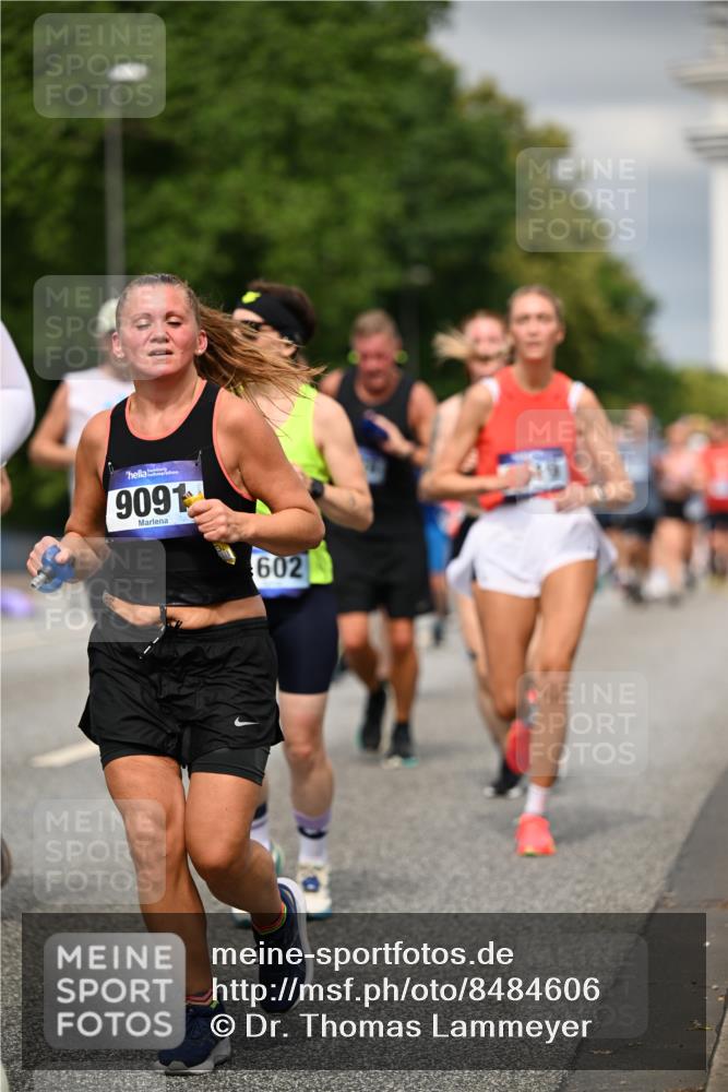 29.06.2025 - hella hamburg halbmarathon Dr. Thomas Lammeyer http://msf.ph/oto/8484606 29.06.2025 10:20:52 Kennedybrücke 1117, 1240, 1602, 1825, 2347, 2912, 3023, 3088, 3450, 3622, 3687, 5036, 5037, 6488, 6948, 7257, 7358, 7360, 7376, 7924, 7928, 8263, 8317, 8513, 8619, 8857, 9091, 9208, 9332, 9492, 9664, 9675, 9676, 9891, 10076, 10165, 10314, 10317, 10320, 10391, 10926, 11335, 11410, 11428 meine-sportfotos.de
