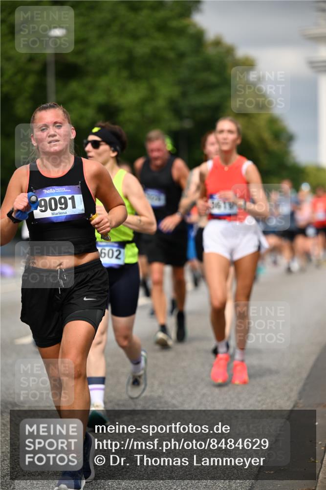 29.06.2025 - hella hamburg halbmarathon Dr. Thomas Lammeyer http://msf.ph/oto/8484629 29.06.2025 10:20:52 Kennedybrücke 1117, 1240, 1602, 1825, 2347, 2912, 3023, 3088, 3450, 3622, 3687, 5036, 5037, 6488, 6948, 7257, 7358, 7360, 7376, 7924, 7928, 8263, 8317, 8513, 8619, 8857, 9091, 9208, 9332, 9492, 9664, 9675, 9676, 9891, 10076, 10165, 10314, 10317, 10320, 10391, 10926, 11335, 11410, 11428 meine-sportfotos.de