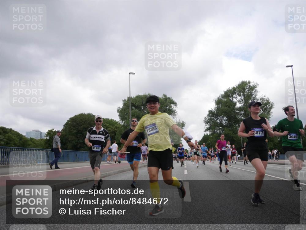 29.06.2025 - hella hamburg halbmarathon Luisa Fischer http://msf.ph/oto/8484672 29.06.2025 10:51:42 Kennedybrücke 11781, 82, 13898, 077, 3049, 1463, 2704, 3049, 3077, 4856, 5952, 6950, 7427, 8077, 9775, 9787, 10366 meine-sportfotos.de