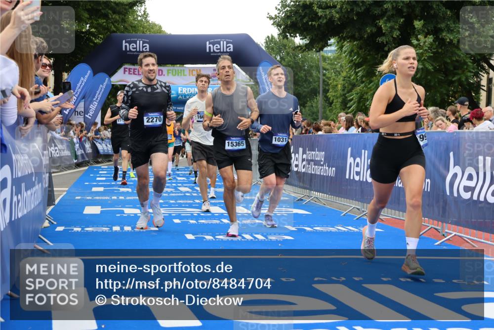 29.06.2025 - hella hamburg halbmarathon Strokosch-Dieckow http://msf.ph/oto/8484704 29.06.2025 10:45:07 Ziel 1171, 2270, 3917, 4997, 6054, 6266, 6375, 6575, 6819, 7087, 7709, 7843, 9302, 9710, 10313, 10741, 11688, 12783, 13919, 15334, 15365, 15636, 15651, 15760, 16513, 16685, 16689, 17120, 17381, 17960, 18346, 18718 meine-sportfotos.de