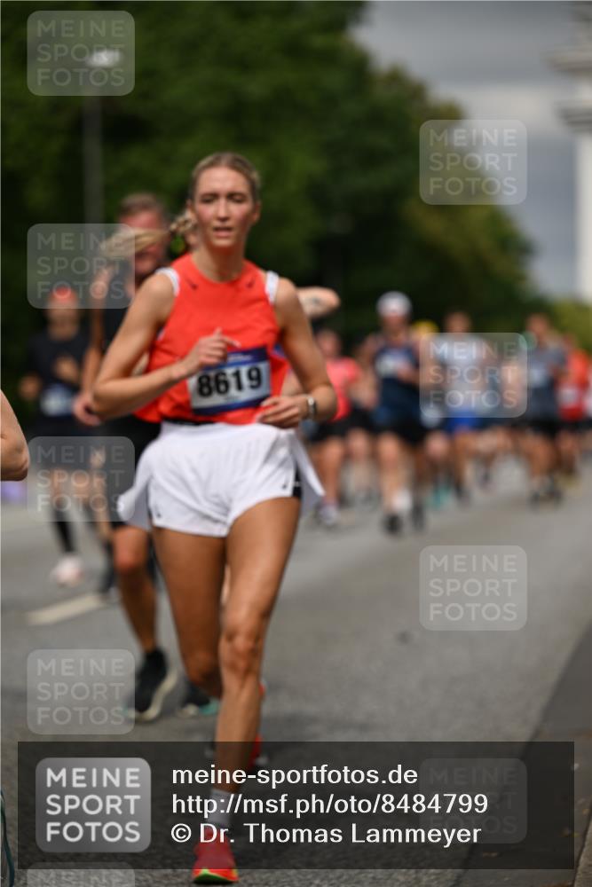 29.06.2025 - hella hamburg halbmarathon Dr. Thomas Lammeyer http://msf.ph/oto/8484799 29.06.2025 10:20:53 Kennedybrücke 1117, 1240, 1602, 1825, 2347, 3023, 3088, 3450, 3622, 3687, 5036, 5037, 6488, 6941, 6948, 7257, 7345, 7358, 7360, 7376, 7924, 7928, 8317, 8513, 8619, 8857, 9091, 9208, 9332, 9492, 9664, 9675, 9676, 9891, 10076, 10165, 10314, 10317, 10320, 10391, 10926, 11335, 11410 meine-sportfotos.de