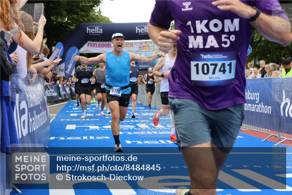 29.06.2025 - hella hamburg halbmarathon Strokosch-Dieckow http://msf.ph/oto/8484845 29.06.2025 10:45:05 Ziel 1171, 2270, 3917, 4997, 6266, 6375, 6575, 6819, 7087, 7709, 7843, 9302, 9710, 10313, 10741, 11688, 13919, 15334, 15365, 15651, 16058, 16685, 16689, 17120, 17381, 17544, 17960, 18346, 18718 meine-sportfotos.de