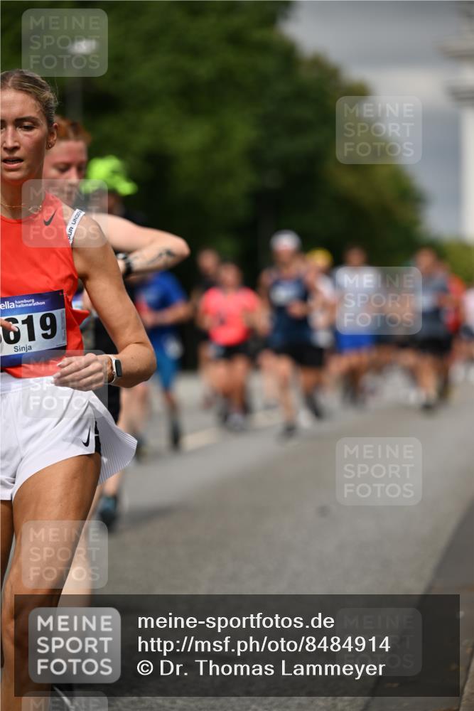 29.06.2025 - hella hamburg halbmarathon Dr. Thomas Lammeyer http://msf.ph/oto/8484914 29.06.2025 10:20:54 Kennedybrücke 1117, 1240, 1602, 1825, 2347, 3023, 3088, 3450, 3622, 5036, 5037, 6488, 6941, 6948, 7257, 7345, 7358, 7360, 7376, 7924, 7928, 8317, 8513, 8619, 8857, 9091, 9208, 9332, 9492, 9664, 9675, 9676, 9891, 10076, 10165, 10314, 10317, 10320, 10391, 10926, 11335, 11410 meine-sportfotos.de