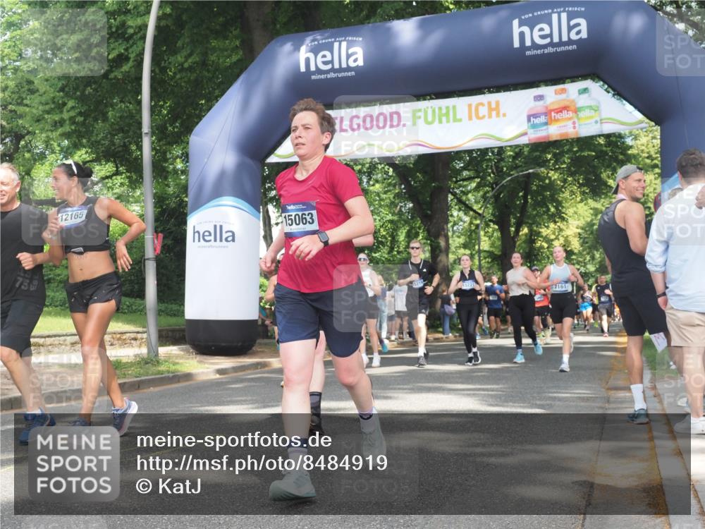 29.06.2025 - hella hamburg halbmarathon KatJ http://msf.ph/oto/8484919 29.06.2025 11:35:54 Zwischen KM18-KM19 1085, 1645, 2997, 3377, 4541, 7161, 7842 meine-sportfotos.de