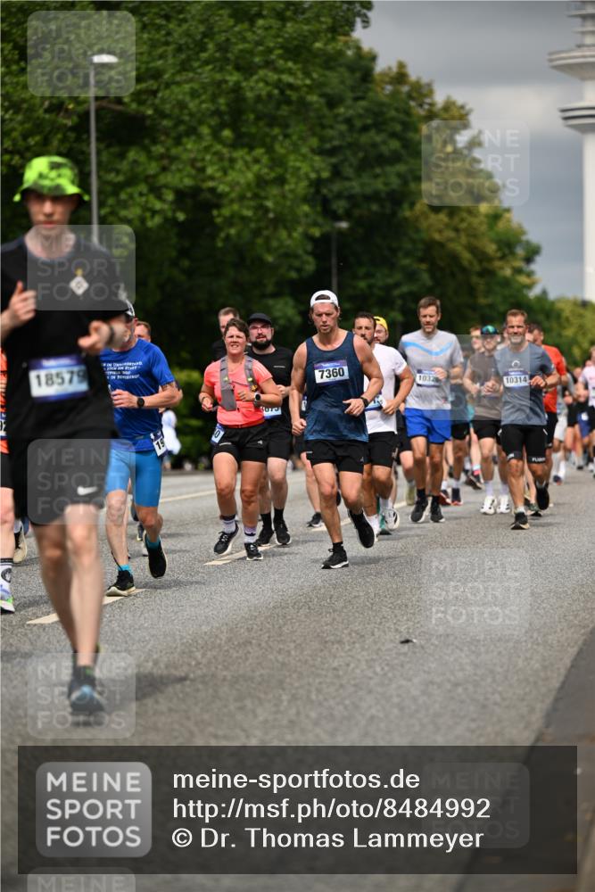 29.06.2025 - hella hamburg halbmarathon Dr. Thomas Lammeyer http://msf.ph/oto/8484992 29.06.2025 10:20:55 Kennedybrücke 1117, 1240, 1602, 1825, 2347, 3023, 3088, 3450, 3622, 5036, 5037, 6328, 6488, 6941, 6948, 7257, 7345, 7358, 7360, 7376, 7924, 7928, 8317, 8513, 8619, 8857, 8983, 9091, 9208, 9332, 9492, 9664, 9675, 9676, 10165, 10314, 10317, 10320, 10391, 10926, 11335, 11410 meine-sportfotos.de