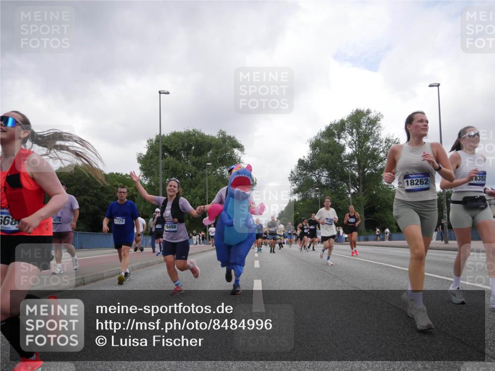 29.06.2025 - hella hamburg halbmarathon Luisa Fischer http://msf.ph/oto/8484996 29.06.2025 10:51:49 Kennedybrücke 568, 16218, 1720, 16498, 1463, 5714, 18262, 18352, 1463, 1720, 3077, 3215, 5714, 6950, 9775, 10366 meine-sportfotos.de