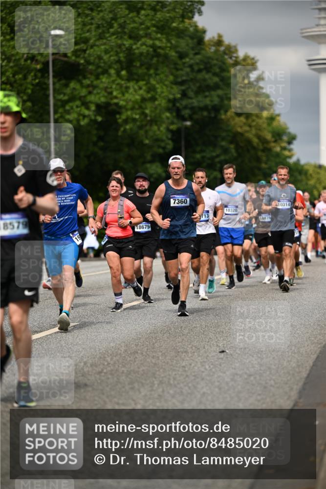 29.06.2025 - hella hamburg halbmarathon Dr. Thomas Lammeyer http://msf.ph/oto/8485020 29.06.2025 10:20:55 Kennedybrücke 1117, 1240, 1602, 1825, 2347, 3023, 3088, 3450, 3622, 5036, 5037, 6328, 6488, 6941, 6948, 7257, 7345, 7358, 7360, 7376, 7924, 7928, 8317, 8513, 8619, 8857, 8983, 9091, 9208, 9332, 9492, 9664, 9675, 9676, 10165, 10314, 10317, 10320, 10391, 10926, 11335, 11410 meine-sportfotos.de