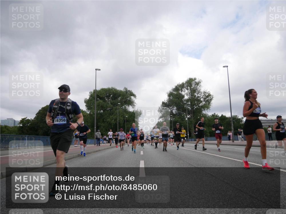 29.06.2025 - hella hamburg halbmarathon Luisa Fischer http://msf.ph/oto/8485060 29.06.2025 10:51:53 Kennedybrücke 16356, 3215, 5714, 1463, 1701, 1720, 3215, 5010, 5714, 7394, 9552, 9691, 10794 meine-sportfotos.de