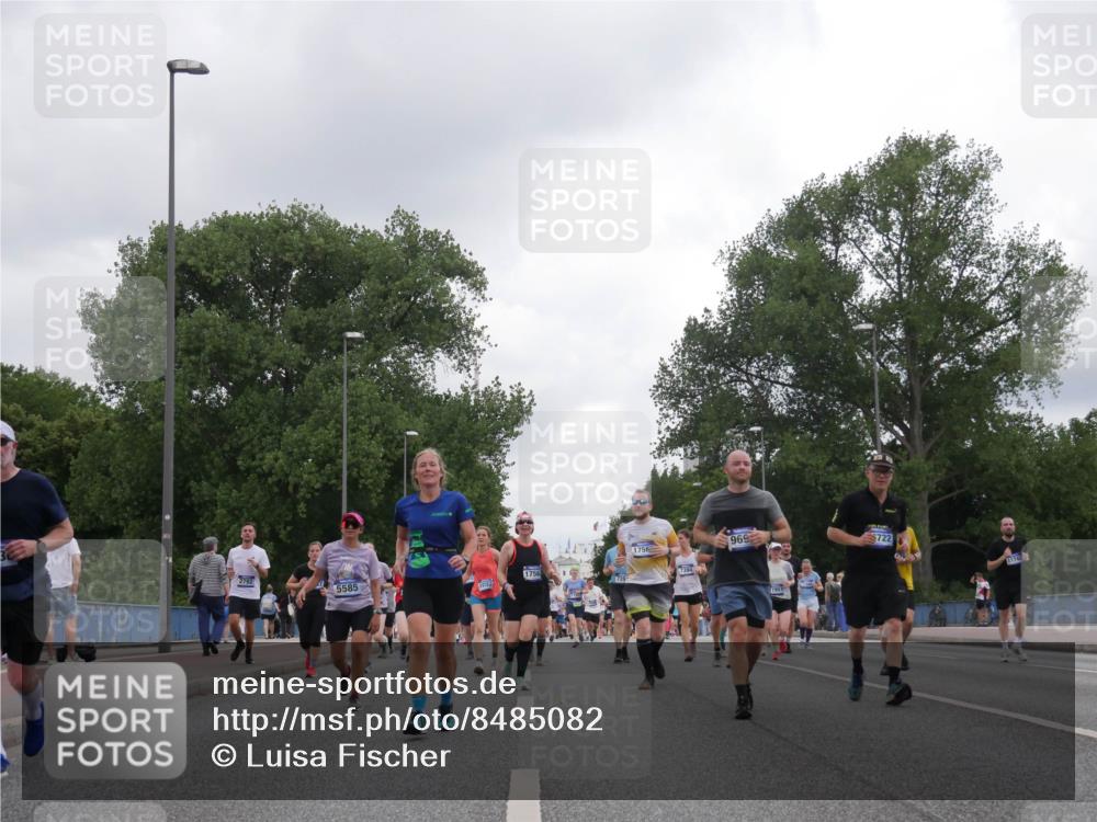 29.06.2025 - hella hamburg halbmarathon Luisa Fischer http://msf.ph/oto/8485082 29.06.2025 10:51:54 Kennedybrücke 2792, 5585, 1756, 15357, 7394, 969, 722, 1174, 1463, 1701, 1720, 3215, 5010, 5714, 7394, 9552, 9691, 10794 meine-sportfotos.de