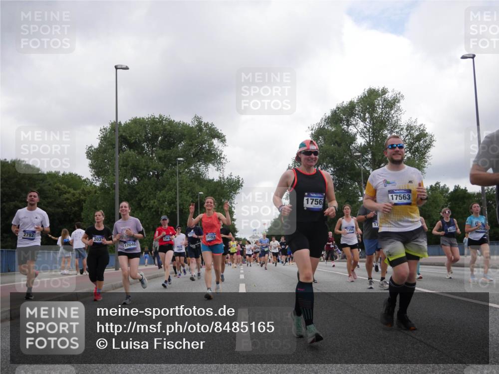 29.06.2025 - hella hamburg halbmarathon Luisa Fischer http://msf.ph/oto/8485165 29.06.2025 10:51:58 Kennedybrücke 2792, 203, 1367, 17046, 15357, 1756, 7394, 17, 17563, 9552, 2932, 1157, 1392, 1701, 1720, 3215, 4327, 5010, 7394, 8719, 9552, 9691, 10794 meine-sportfotos.de