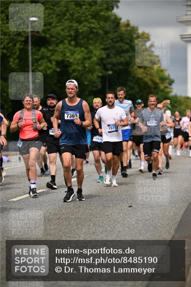 29.06.2025 - hella hamburg halbmarathon Dr. Thomas Lammeyer http://msf.ph/oto/8485190 29.06.2025 10:20:56 Kennedybrücke 1117, 1240, 1602, 1825, 2347, 3023, 3088, 3450, 3622, 5037, 6328, 6488, 6941, 6948, 7257, 7345, 7358, 7360, 7376, 7924, 7928, 8317, 8513, 8619, 8983, 9091, 9208, 9492, 9664, 9675, 9676, 10165, 10314, 10317, 10320, 10377, 10391, 10926, 11335, 11410 meine-sportfotos.de