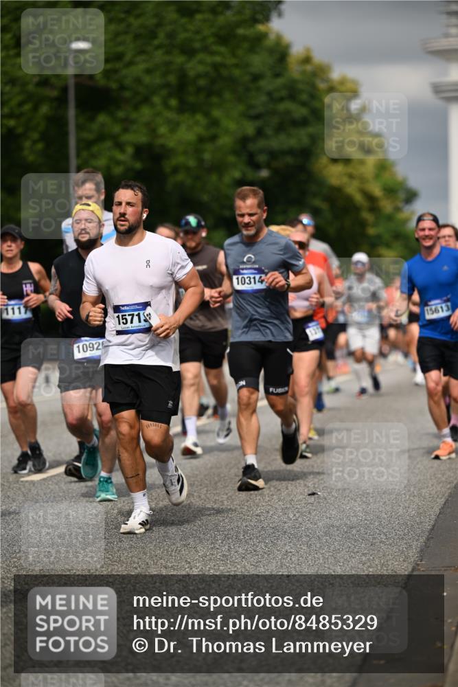 29.06.2025 - hella hamburg halbmarathon Dr. Thomas Lammeyer http://msf.ph/oto/8485329 29.06.2025 10:20:59 Kennedybrücke 1117, 1240, 1403, 1602, 1825, 3023, 3088, 3450, 3622, 5037, 6328, 6488, 6941, 6948, 7257, 7345, 7360, 7376, 7924, 7928, 8317, 8513, 8619, 8983, 9091, 9208, 9664, 9675, 9676, 10165, 10314, 10317, 10320, 10377, 10391, 10735, 10926, 11335, 11410 meine-sportfotos.de
