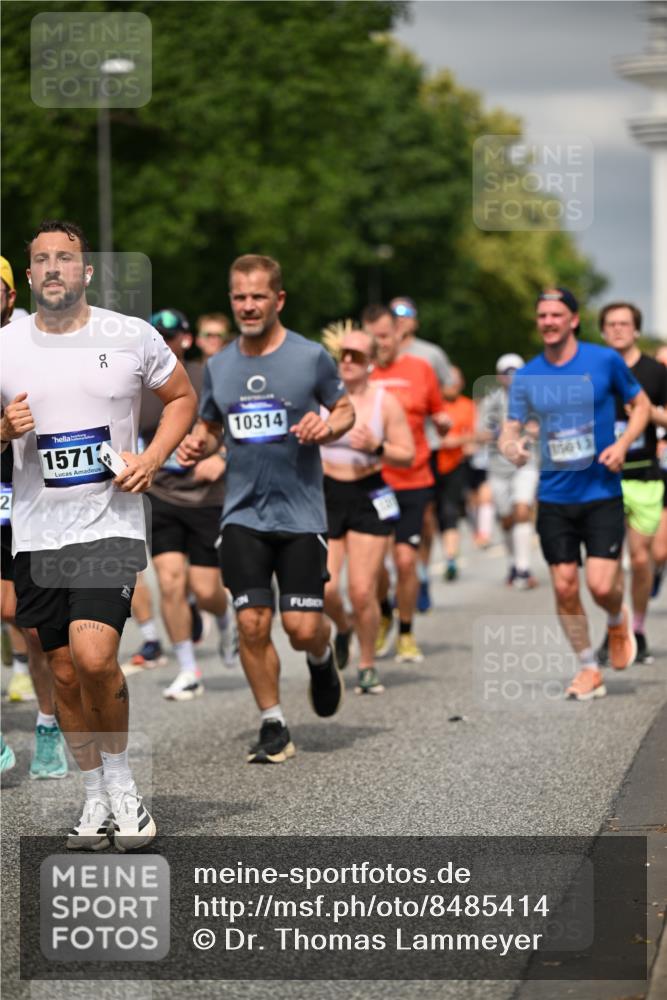 29.06.2025 - hella hamburg halbmarathon Dr. Thomas Lammeyer http://msf.ph/oto/8485414 29.06.2025 10:21:00 Kennedybrücke 1117, 1240, 1403, 1602, 1825, 3023, 3088, 3450, 3622, 5037, 6328, 6488, 6941, 6948, 7114, 7257, 7345, 7360, 7376, 7924, 7928, 8317, 8513, 8619, 8983, 9091, 9208, 9664, 9675, 9676, 10165, 10314, 10317, 10320, 10377, 10391, 10735, 10926, 11335, 11410 meine-sportfotos.de