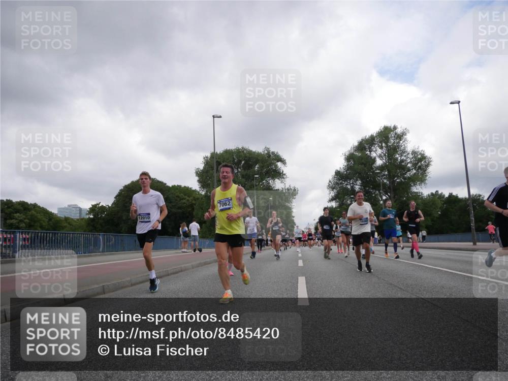 29.06.2025 - hella hamburg halbmarathon Luisa Fischer http://msf.ph/oto/8485420 29.06.2025 10:52:07 Kennedybrücke 12010, 7062, 16965, 1157, 1174, 1175, 1392, 2067, 3486, 4327, 7532, 8719 meine-sportfotos.de