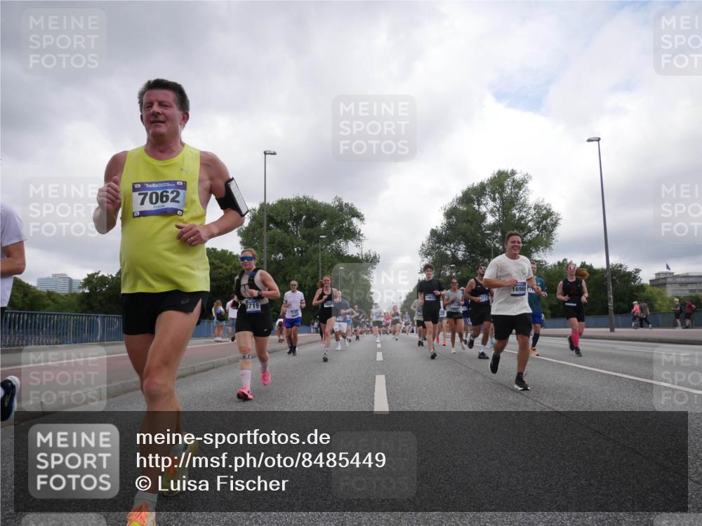 29.06.2025 - hella hamburg halbmarathon Luisa Fischer http://msf.ph/oto/8485449 29.06.2025 10:52:08 Kennedybrücke 7062, 8719, 14623, 2173, 16965, 1142, 1157, 1174, 1175, 1392, 2067, 3486, 4327, 7532, 8719 meine-sportfotos.de