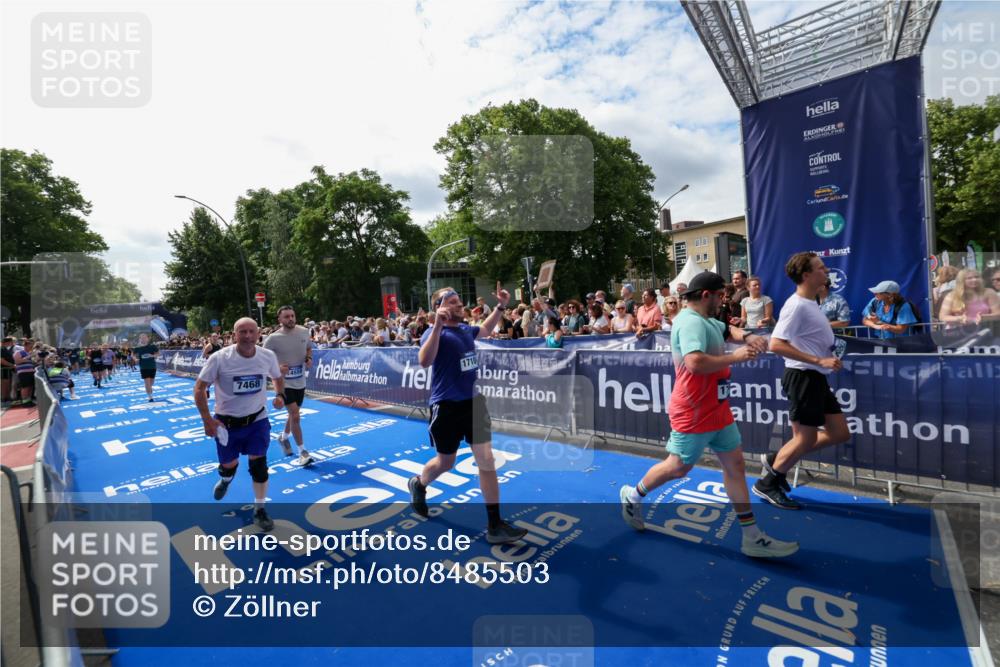29.06.2025 - hella hamburg halbmarathon Zöllner http://msf.ph/oto/8485503 29.06.2025 11:32:23 Ziel 2278, 6057, 7468, 7497, 11453, 12423, 12424, 12813, 14559, 14743, 15465, 16256, 16898, 17104, 17404, 17961 meine-sportfotos.de