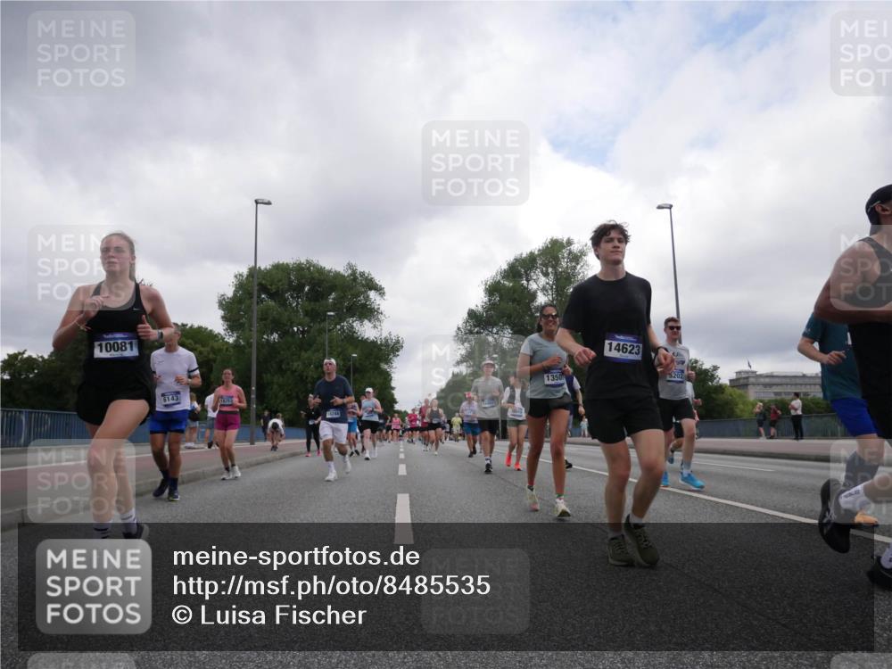 29.06.2025 - hella hamburg halbmarathon Luisa Fischer http://msf.ph/oto/8485535 29.06.2025 10:52:10 Kennedybrücke 10081, 6143, 18253, 18248, 6991, 1350, 14623, 5202, 1142, 1174, 1175, 2067, 3486, 7532, 8719 meine-sportfotos.de