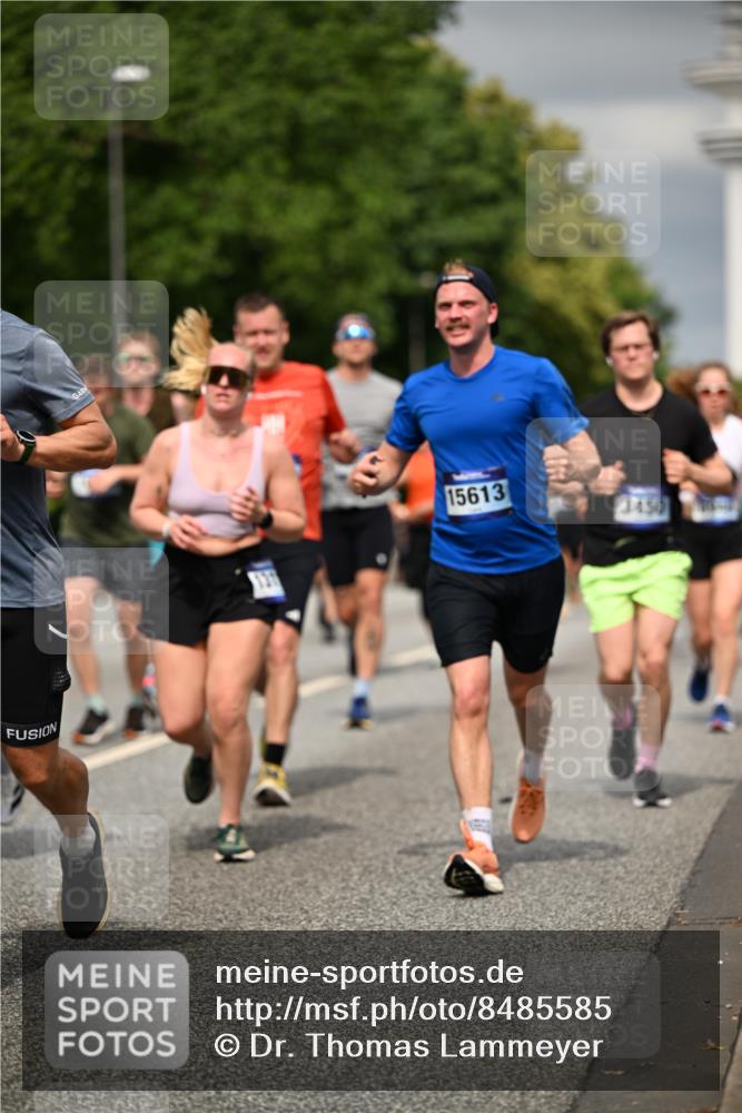 29.06.2025 - hella hamburg halbmarathon Dr. Thomas Lammeyer http://msf.ph/oto/8485585 29.06.2025 10:21:01 Kennedybrücke 1117, 1240, 1403, 1602, 1825, 3023, 3088, 3450, 3622, 5037, 5390, 6328, 6488, 6941, 6948, 7114, 7115, 7257, 7345, 7360, 7376, 7924, 7928, 8317, 8513, 8619, 8983, 9091, 9208, 9664, 9675, 9676, 10165, 10314, 10317, 10320, 10377, 10391, 10735, 10926, 11335, 11410 meine-sportfotos.de