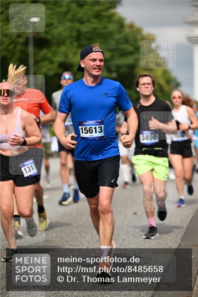 29.06.2025 - hella hamburg halbmarathon Dr. Thomas Lammeyer http://msf.ph/oto/8485658 29.06.2025 10:21:02 Kennedybrücke 1117, 1240, 1403, 1602, 1825, 3023, 3088, 3450, 3622, 5037, 5390, 6126, 6328, 6488, 6522, 6941, 6948, 7114, 7115, 7257, 7345, 7360, 7376, 7924, 7928, 8317, 8513, 8619, 8983, 9091, 9208, 9259, 9664, 9675, 9676, 10165, 10314, 10317, 10320, 10377, 10391, 10592, 10735, 10926, 11335, 11410 meine-sportfotos.de