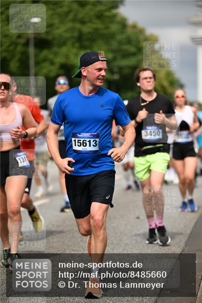 29.06.2025 - hella hamburg halbmarathon Dr. Thomas Lammeyer http://msf.ph/oto/8485660 29.06.2025 10:21:02 Kennedybrücke 1117, 1240, 1403, 1602, 1825, 3023, 3088, 3450, 3622, 5037, 5390, 6126, 6328, 6488, 6522, 6941, 6948, 7114, 7115, 7257, 7345, 7360, 7376, 7924, 7928, 8317, 8513, 8619, 8983, 9091, 9208, 9259, 9664, 9675, 9676, 10165, 10314, 10317, 10320, 10377, 10391, 10592, 10735, 10926, 11335, 11410 meine-sportfotos.de