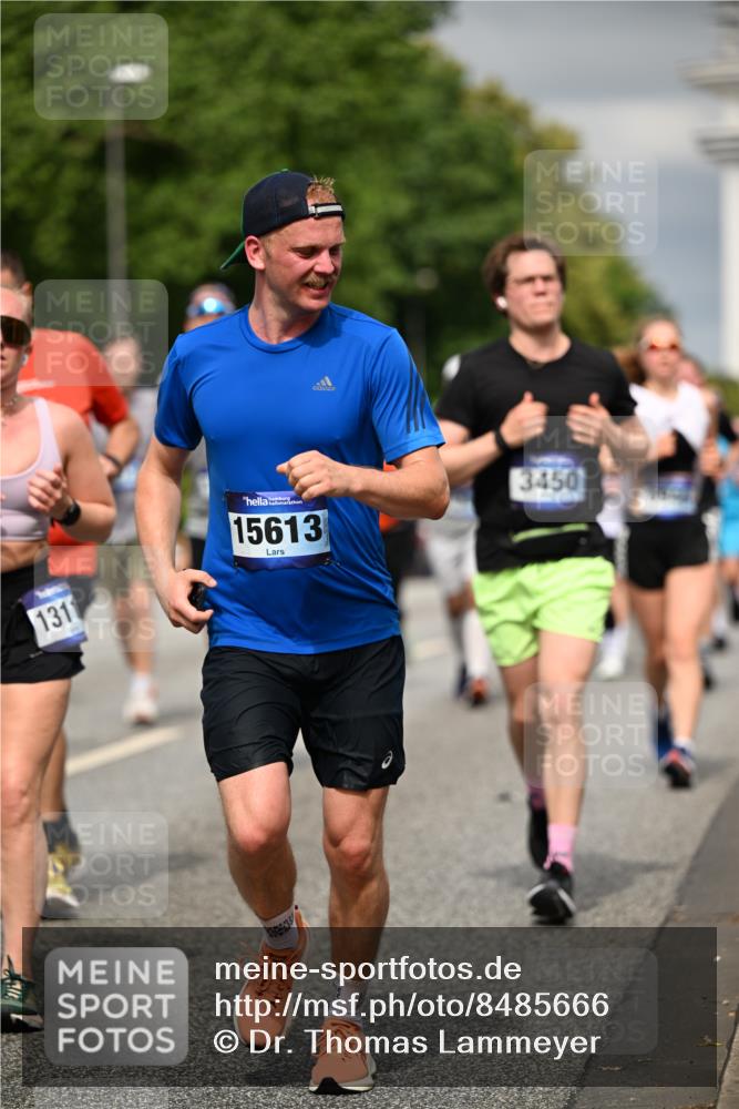 29.06.2025 - hella hamburg halbmarathon Dr. Thomas Lammeyer http://msf.ph/oto/8485666 29.06.2025 10:21:02 Kennedybrücke 1117, 1240, 1403, 1602, 1825, 3023, 3088, 3450, 3622, 5037, 5390, 6126, 6328, 6488, 6522, 6941, 6948, 7114, 7115, 7257, 7345, 7360, 7376, 7924, 7928, 8317, 8513, 8619, 8983, 9091, 9208, 9259, 9664, 9675, 9676, 10165, 10314, 10317, 10320, 10377, 10391, 10592, 10735, 10926, 11335, 11410 meine-sportfotos.de