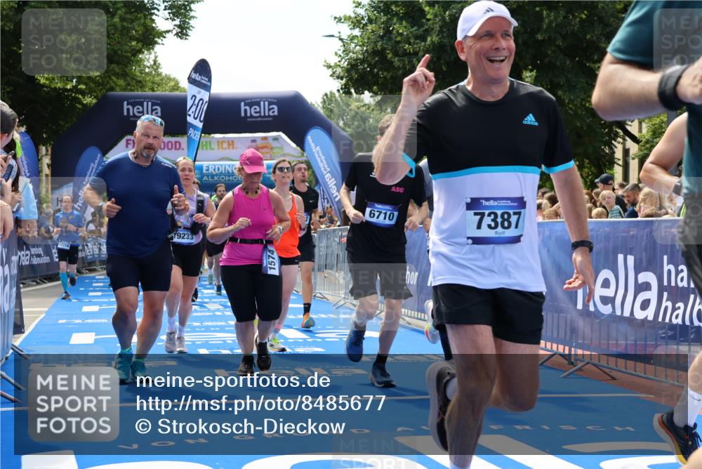 29.06.2025 - hella hamburg halbmarathon Strokosch-Dieckow http://msf.ph/oto/8485677 29.06.2025 11:28:56 Ziel 2703, 2914, 2919, 3613, 4561, 4817, 5561, 5658, 6307, 6710, 6820, 7387, 8787, 9108, 9830, 10198, 10586, 12216, 15466, 16769, 17199, 17438, 17944, 17989, 18371, 19233 meine-sportfotos.de