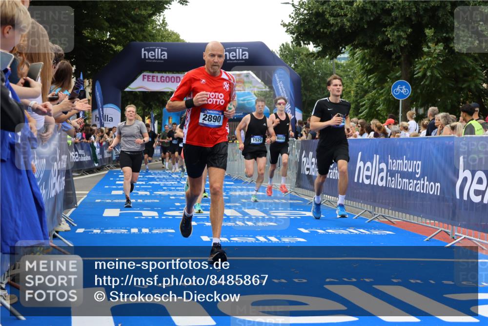 29.06.2025 - hella hamburg halbmarathon Strokosch-Dieckow http://msf.ph/oto/8485867 29.06.2025 10:44:56 Ziel 1171, 1424, 1520, 2098, 2890, 3098, 4425, 6266, 7056, 7167, 7709, 7843, 9030, 9720, 10741, 11688, 12161, 15334, 16058, 17381, 17382, 17406, 17544, 18055, 18631, 19210 meine-sportfotos.de