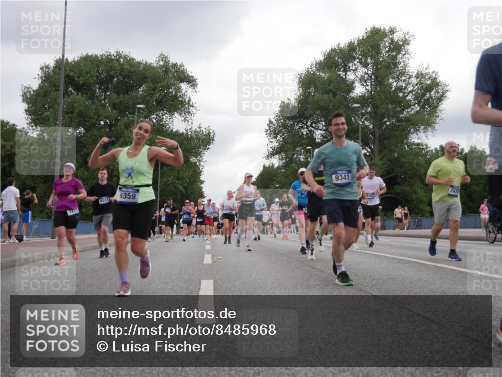 29.06.2025 - hella hamburg halbmarathon Luisa Fischer http://msf.ph/oto/8485968 29.06.2025 10:52:23 Kennedybrücke 3224, 8521, 9359, 9341, 2475, 3383, 1626, 2475, 3086, 3383, 3661, 4403, 5551, 7931, 7936, 8549, 8759, 8760, 9341, 10204, 10479 meine-sportfotos.de