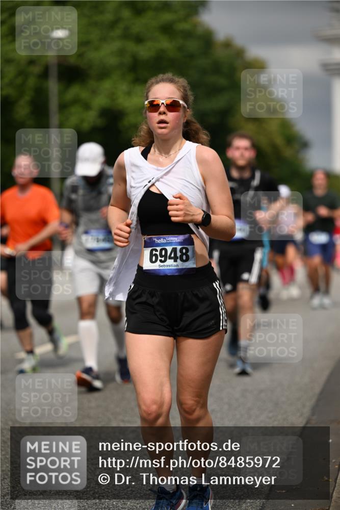 29.06.2025 - hella hamburg halbmarathon Dr. Thomas Lammeyer http://msf.ph/oto/8485972 29.06.2025 10:21:05 Kennedybrücke 1117, 1240, 1403, 1602, 1825, 2908, 3088, 3450, 3622, 5037, 5390, 5995, 6126, 6128, 6328, 6488, 6522, 6941, 6948, 7114, 7115, 7257, 7345, 7360, 7376, 7928, 8513, 8619, 8895, 8983, 9208, 9259, 9675, 10165, 10314, 10317, 10320, 10377, 10391, 10592, 10735, 10926, 11335, 11410 meine-sportfotos.de