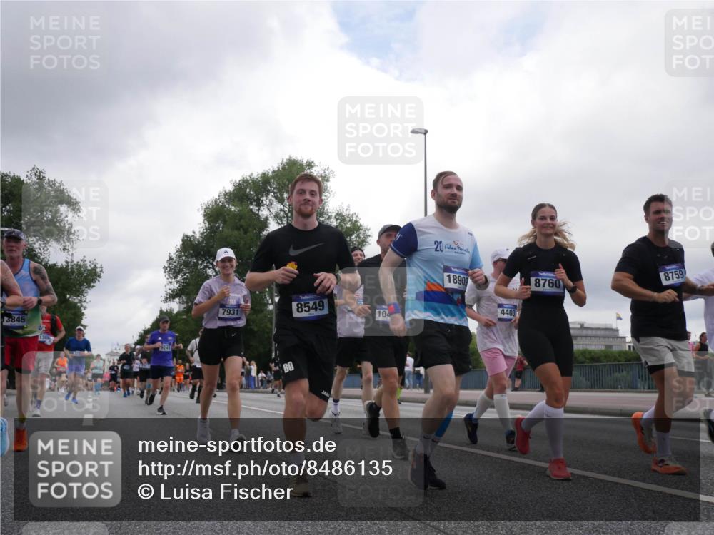 29.06.2025 - hella hamburg halbmarathon Luisa Fischer http://msf.ph/oto/8486135 29.06.2025 10:52:31 Kennedybrücke 13845, 9245, 7931, 8549, 104, 20, 18909, 4403, 8760, 8759, 2527, 2668, 3086, 3232, 3661, 4403, 5781, 6191, 6497, 7931, 7936, 8549, 8759, 8760, 9245, 10333, 10479 meine-sportfotos.de