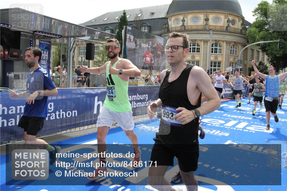 29.06.2025 - hella hamburg halbmarathon Michael Strokosch http://msf.ph/oto/8486171 29.06.2025 10:43:36 Ziel 4080, 5124, 5436, 7635, 9931, 10246, 11648, 12623, 13996, 14484, 14690, 16338, 17912, 18513, 18775, 18810, 19229 meine-sportfotos.de
