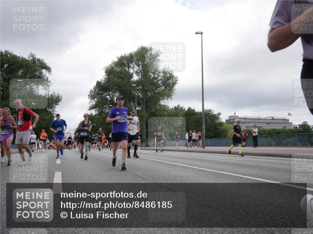 29.06.2025 - hella hamburg halbmarathon Luisa Fischer http://msf.ph/oto/8486185 29.06.2025 10:52:33 Kennedybrücke 11364, 11365, 3232, 2527, 9245, 1584, 2527, 2668, 3232, 3661, 4403, 5781, 6191, 6497, 7203, 7650, 7931, 7936, 7947, 8549, 8759, 8760, 9245, 10333, 10479 meine-sportfotos.de