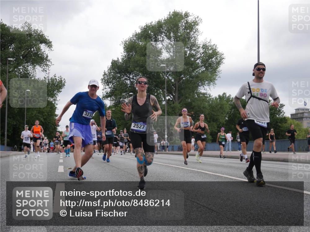 29.06.2025 - hella hamburg halbmarathon Luisa Fischer http://msf.ph/oto/8486214 29.06.2025 10:52:35 Kennedybrücke 3232, 11395, 947, 10333, 2527, 6191, 1609, 1584, 2527, 2668, 3232, 4403, 5781, 6191, 6497, 7203, 7650, 7936, 7947, 7948, 8065, 9245, 10333 meine-sportfotos.de