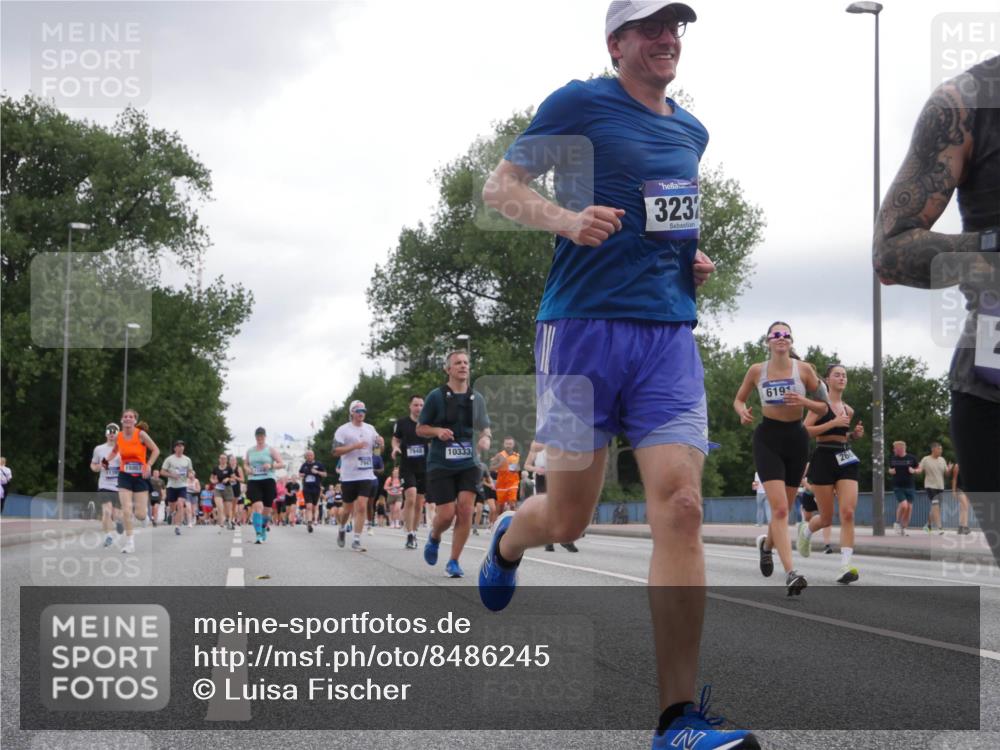 29.06.2025 - hella hamburg halbmarathon Luisa Fischer http://msf.ph/oto/8486245 29.06.2025 10:52:36 Kennedybrücke 15057, 7948, 10333, 3232, 619, 268, 1584, 2527, 2668, 3232, 4769, 5781, 6191, 6497, 7203, 7650, 7947, 7948, 8065, 9245, 10130, 10333 meine-sportfotos.de