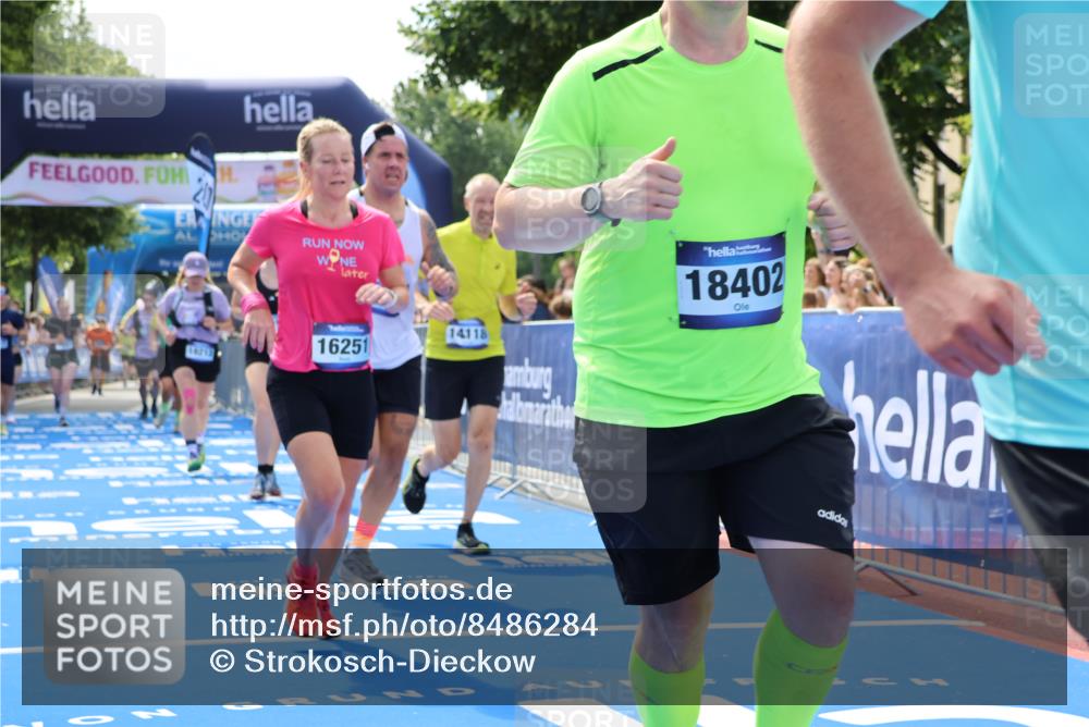29.06.2025 - hella hamburg halbmarathon Strokosch-Dieckow http://msf.ph/oto/8486284 29.06.2025 11:29:13 Ziel 1025, 2588, 3708, 3731, 4969, 5625, 6746, 7667, 7917, 8738, 9512, 11178, 11245, 11879, 13477, 14118, 14265, 14349, 14521, 14536, 15709, 16251, 16886, 17712, 18402, 19156, 19213 meine-sportfotos.de