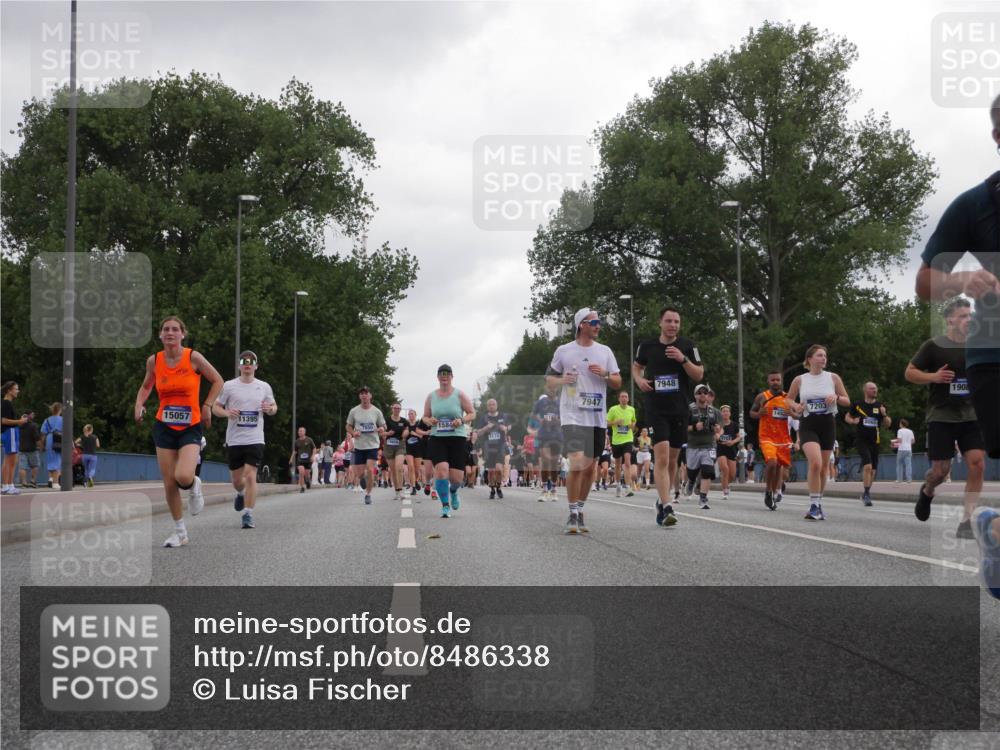29.06.2025 - hella hamburg halbmarathon Luisa Fischer http://msf.ph/oto/8486338 29.06.2025 10:52:39 Kennedybrücke 15057, 11395, 7650, 1584, 5118, 7947, 7948, 7203, 190, 1167, 1584, 2668, 4769, 5118, 5781, 6191, 7203, 7650, 7947, 7948, 8065, 10130, 10333, 10654 meine-sportfotos.de